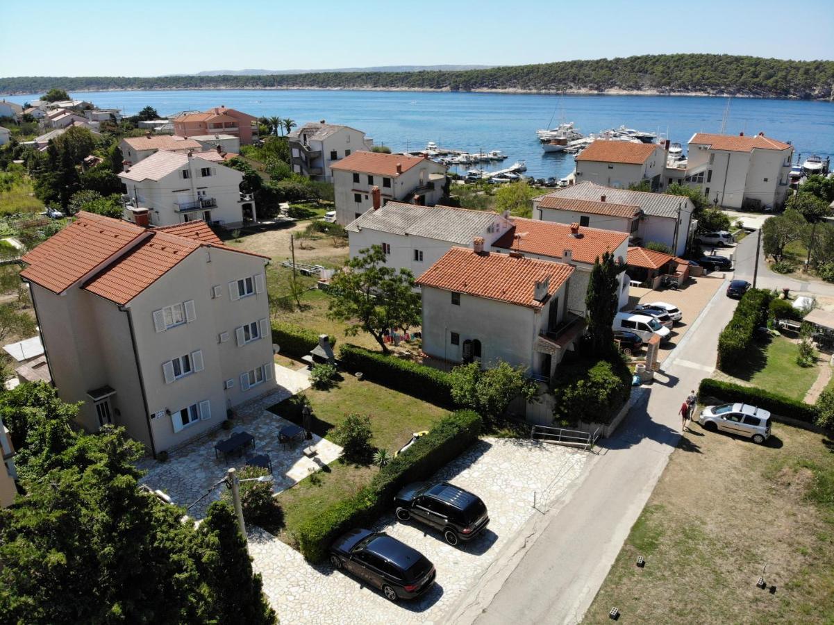 Apartman Theresa Barbat na Rabu Экстерьер фото